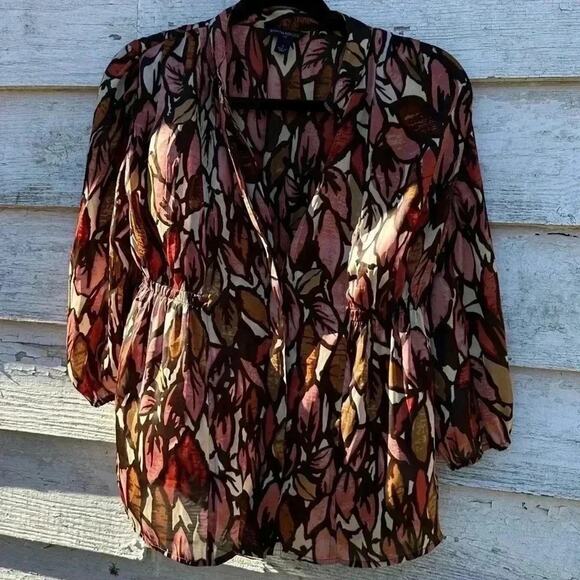 Banana Republic (S) Brown Floral Leaf Blouse Button Up V-Neck 3/4 Peasant Top - Picture 2 of 9